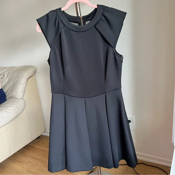 🟣SOLD🟣$375 Ted Baker Black Kipp Mesh Back Mini Dress Size 4 - Picture 3 of 13